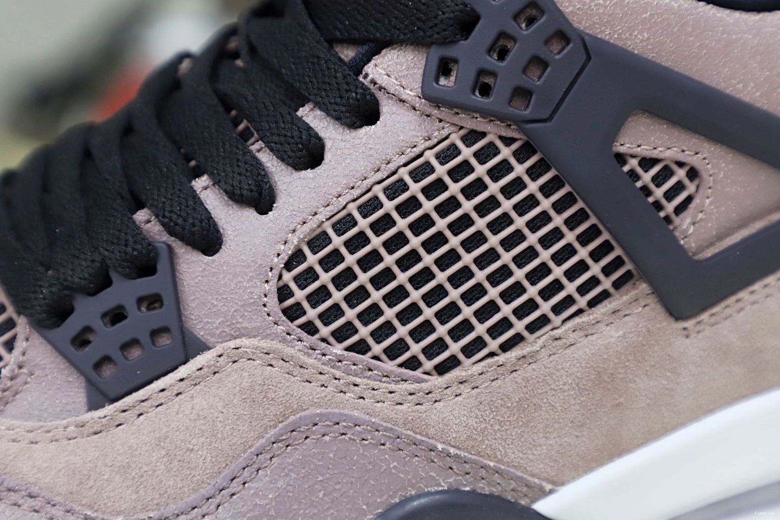 AIR HAZE' 'TAUPE JORDAN 4 RETRO 0131